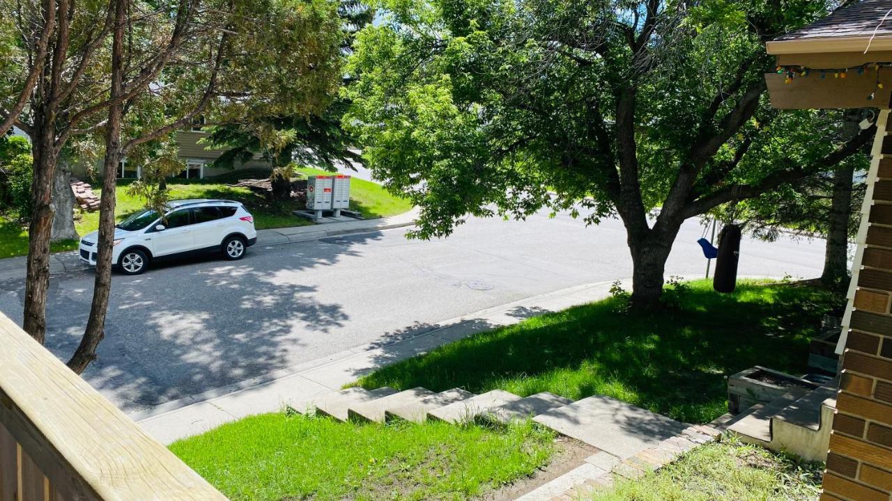 Cozy Basement Suite-溫馨小屋 Designated Parking Calgary Ngoại thất bức ảnh