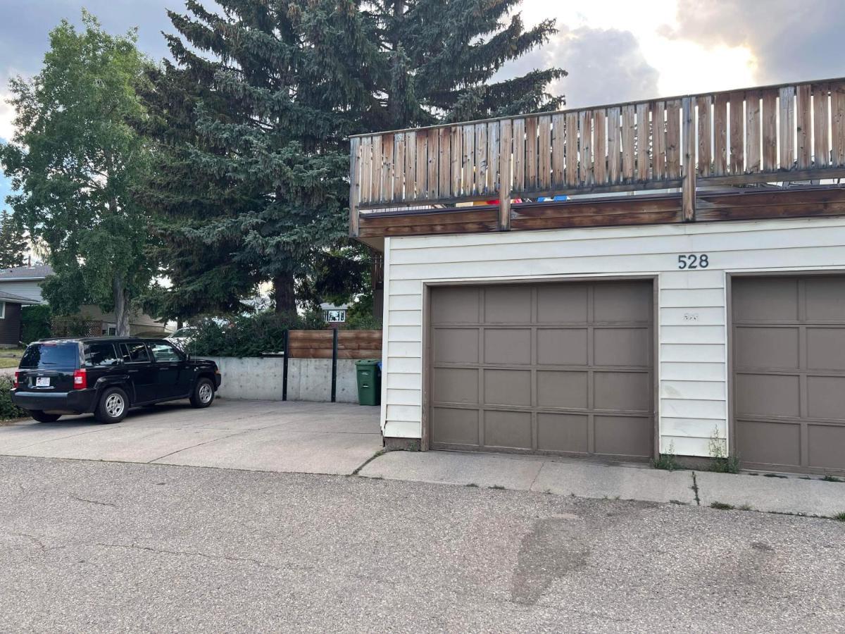 Cozy Basement Suite-溫馨小屋 Designated Parking Calgary Ngoại thất bức ảnh