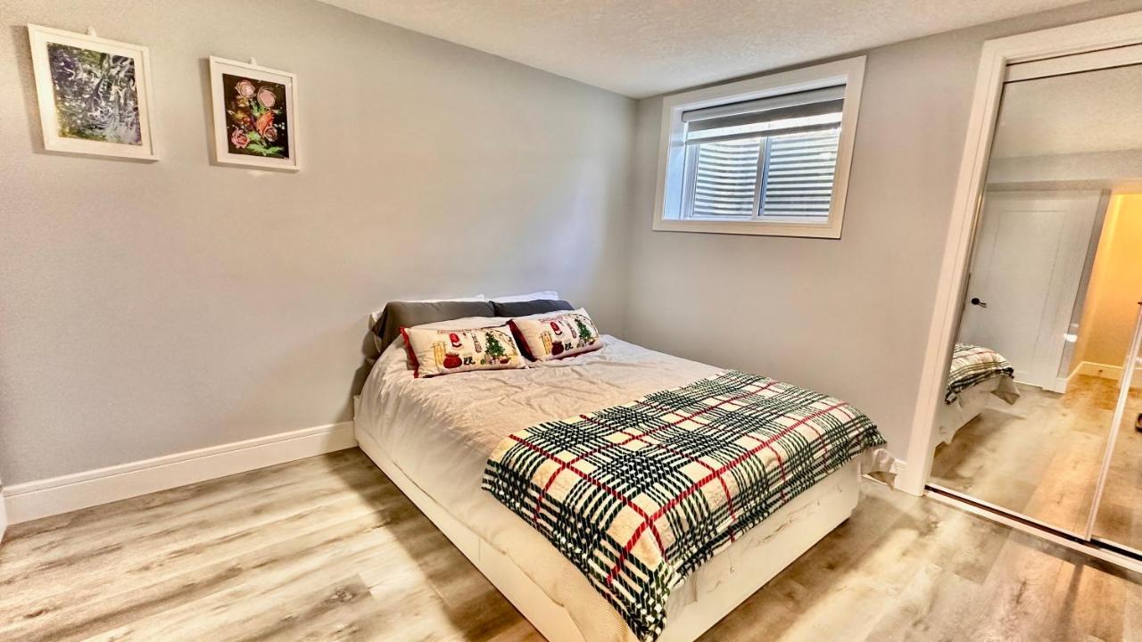 Cozy Basement Suite-溫馨小屋 Designated Parking Calgary Ngoại thất bức ảnh