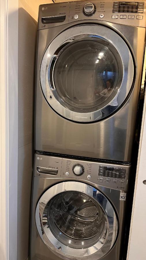 Cozy Basement Suite-溫馨小屋 Designated Parking Calgary Ngoại thất bức ảnh